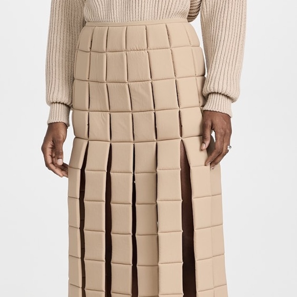 A.W.A.K.E. MODE High Waisted Multi Slits Quilted Midi-Skirt Beige 38 (4) NWT - Picture 2 of 12